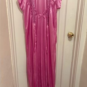 Vintage Pink 2 Piece Women's Nightgown and Robe set